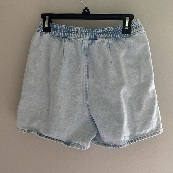 Express light wash high-waisted denim shorts size small #summer - Picture 4 of 6